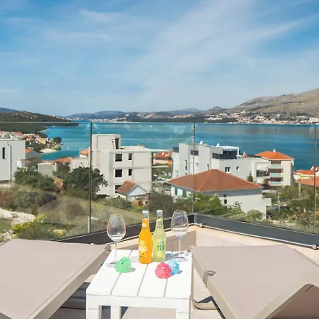 Alegria Apartment *